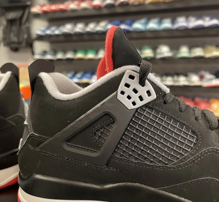 Size 11 - Jordan 4 Retro Og Bred 2019 308497-060 Black Red
