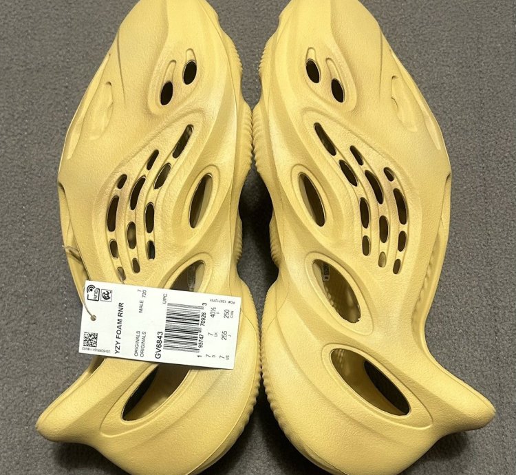 Adidas Yeezy Foam Rnr Runner Desert Sand 2023 Yzy Size 7 New