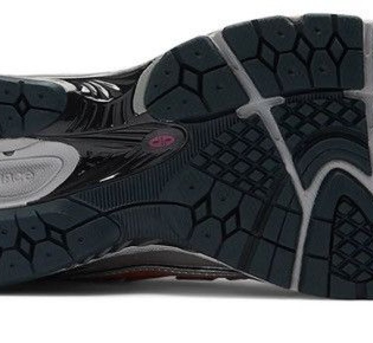 Salehe Bembury New Balance 1906 Heat Be Hot Lava