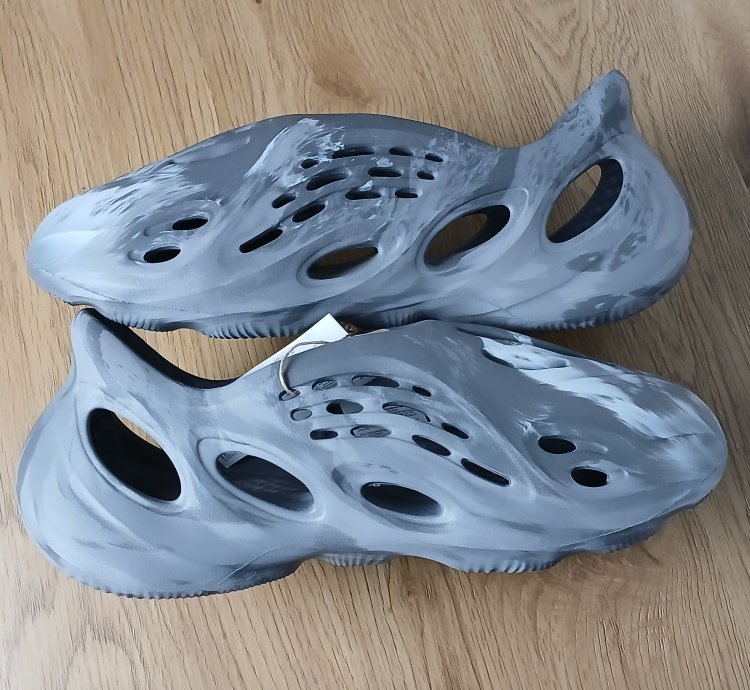 Adidas Yeezy Foam Runner