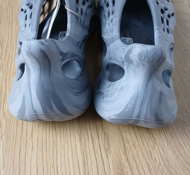 Adidas Yeezy Foam Runner