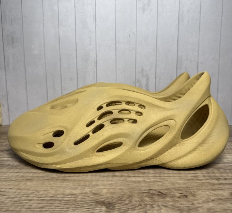 Adidas Yeezy Foam Runner Rnr Rnnr Sulfur Gv6775 Sulfur Sz 14