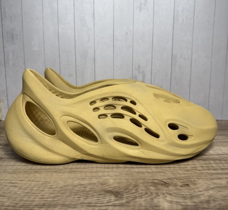 Adidas Yeezy Foam Runner Rnr Rnnr Sulfur Gv6775 Sulfur Sz 14