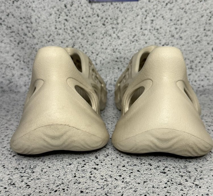 Adidas Yeezy Foam Runner Sand 9 Men