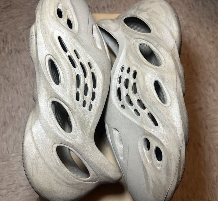 Adidas Yeezy Foam Runner Stone Sage