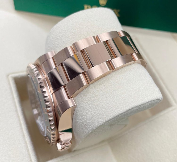 Rolex Gmt-master Ii Unworn Gmt-master Ii 126715chnr Rose Gold Rootbeer Oyster Bracelet 40mm
