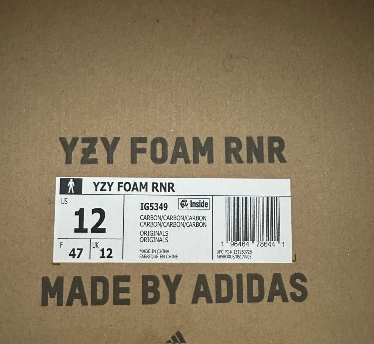 Adidas Yeezy Foam Runners Carbon