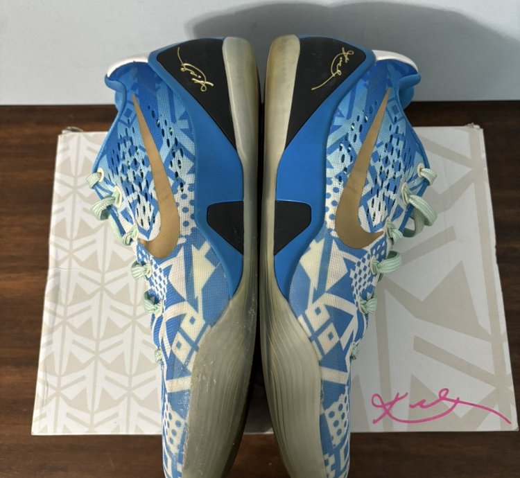 Nike Kobe 9 Em Low Hyper Cobalt