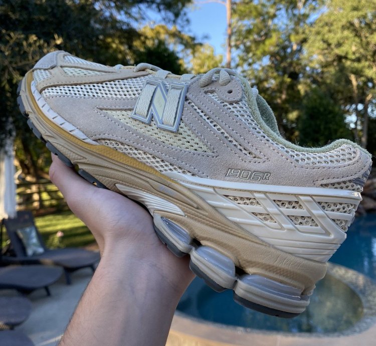 Size 11 New Balance 1906r Auralee Bone White Tan M1906rau