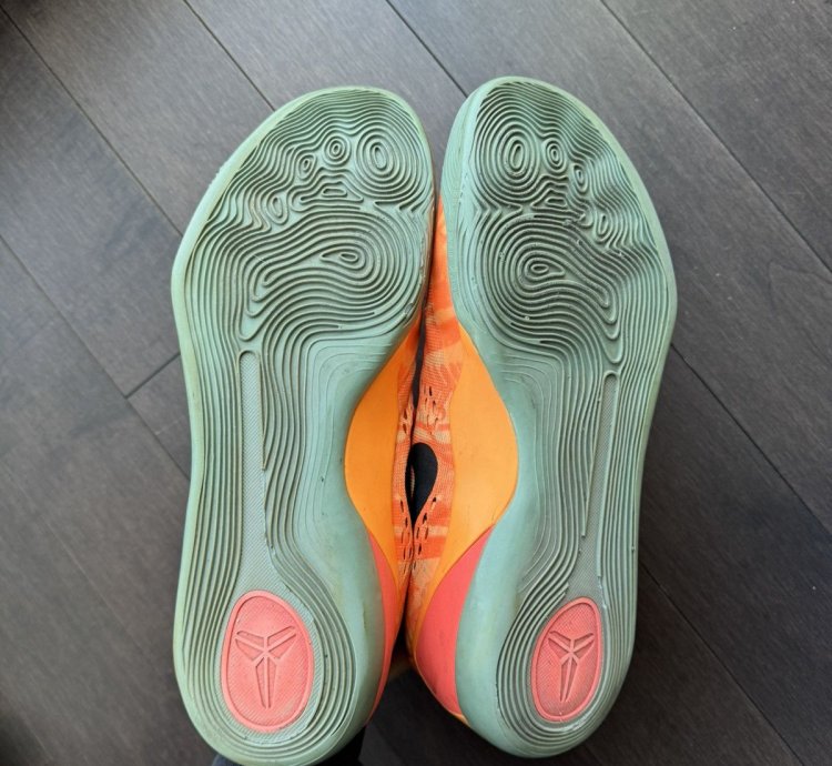 Nike Kobe 9 Em Low Peach Mango