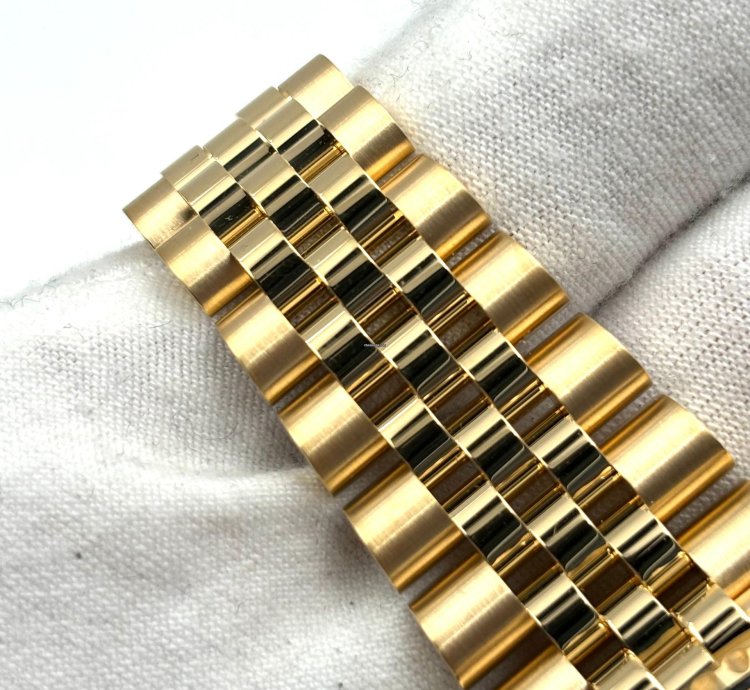 Rolex Gmt-master Ii Unworn Gmt-master Ii 40mm Yellow Gold Jubilee Bracelet 126718grnr Box Papers 2024