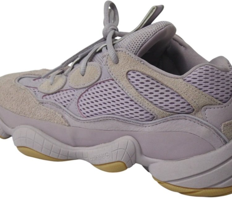 Adidas Yeezys 700