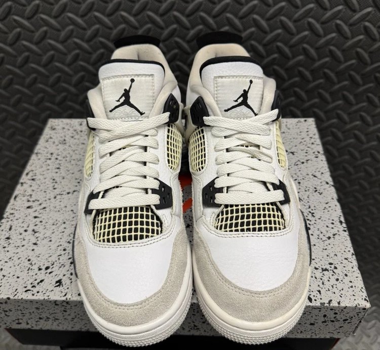 Air Jordan 4 Retro Military Black
