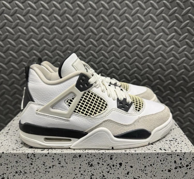Air Jordan 4 Retro Military Black