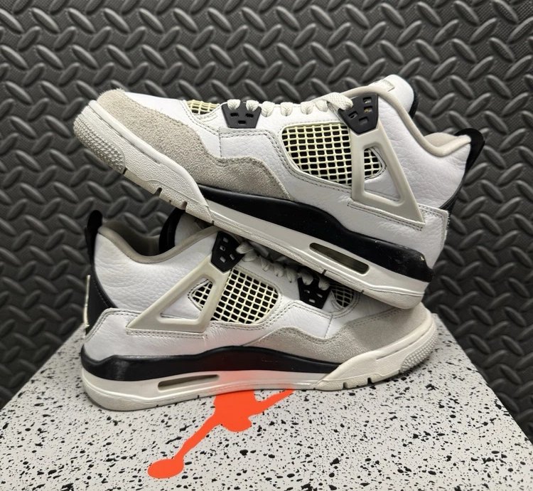 Air Jordan 4 Retro Military Black
