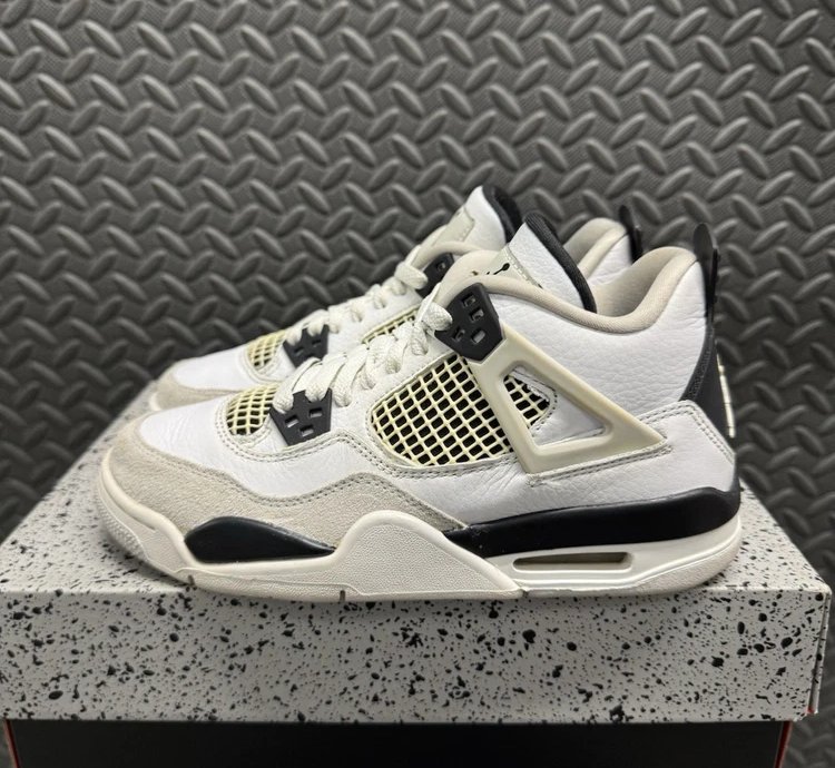 Air Jordan 4 Retro Military Black