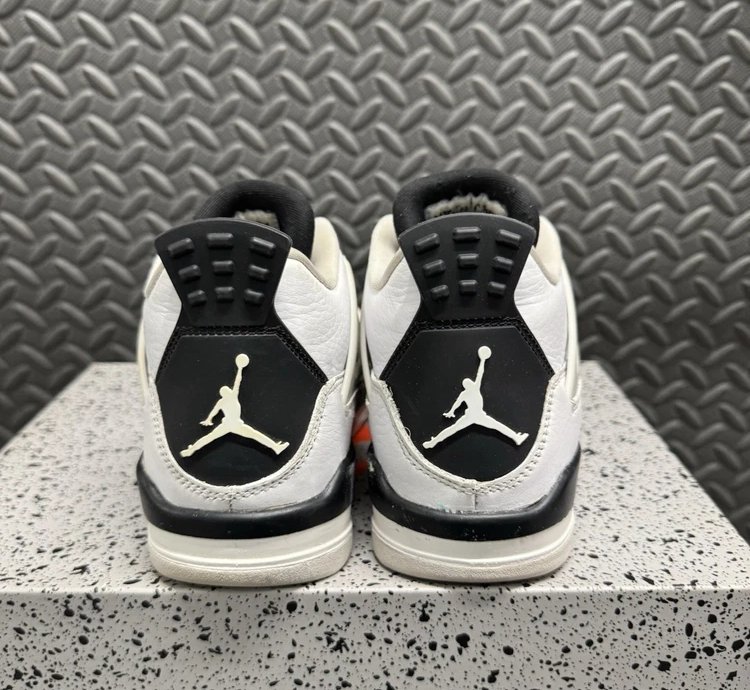 Air Jordan 4 Retro Military Black