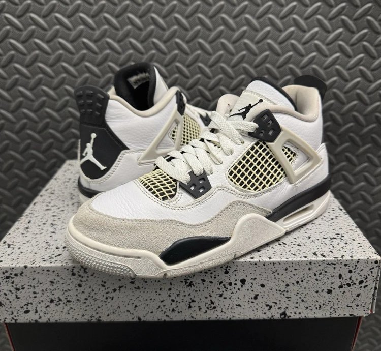 Air Jordan 4 Retro Military Black