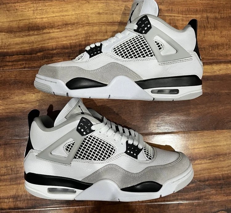 Air Jordan 4 Retro Military Black