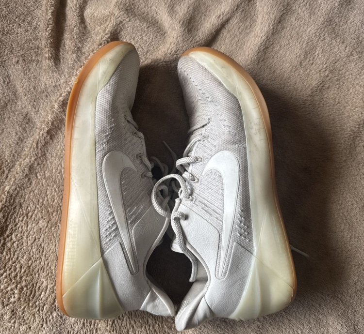 Nike Kobe Ad Light Bone Basketball Sneakers