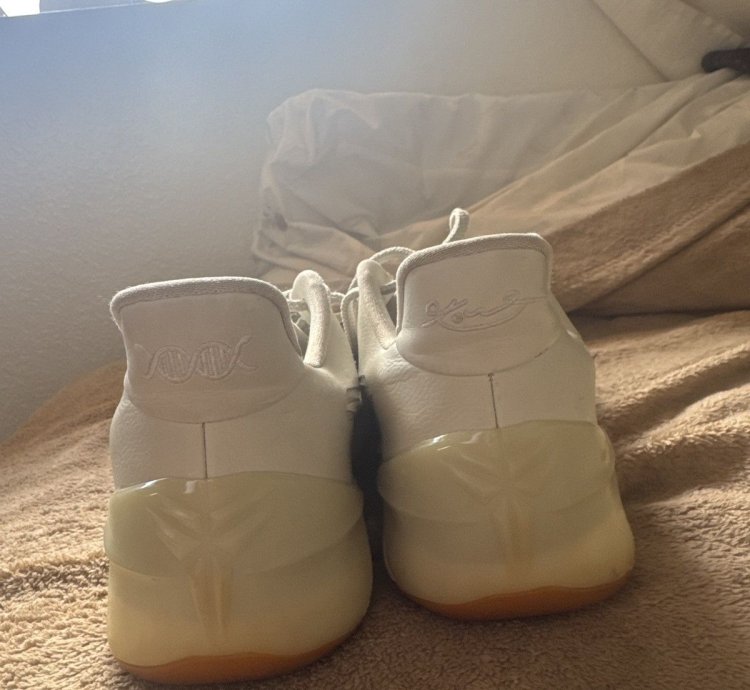 Nike Kobe Ad Light Bone Basketball Sneakers