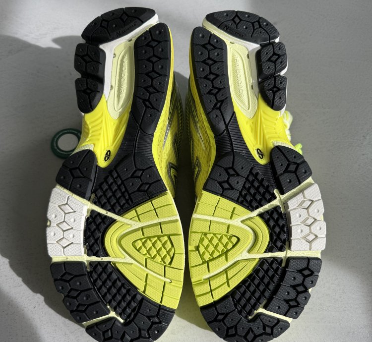 Size 9 - New Balance 860v2 Aime Leon Dore Yellow Silver