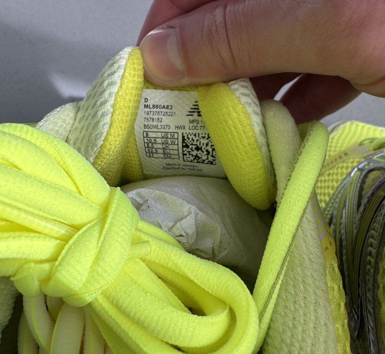 Size 9 - New Balance 860v2 Aime Leon Dore Yellow Silver