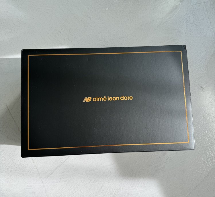 Size 9 - New Balance 860v2 Aime Leon Dore Yellow Silver