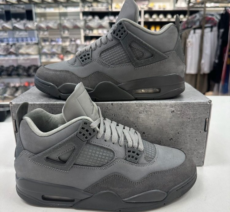 Size 8 - Air Jordan 4 Retro 2024 Wet Cement