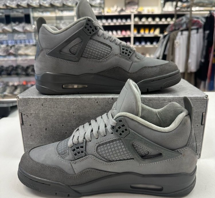 Size 8 - Air Jordan 4 Retro 2024 Wet Cement