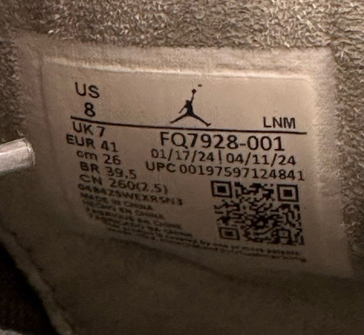 Size 8 - Air Jordan 4 Retro 2024 Wet Cement