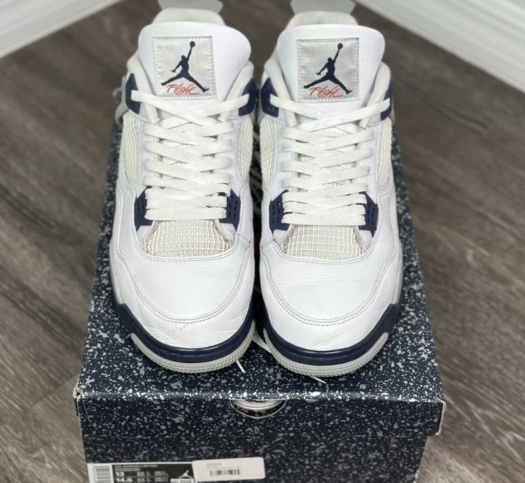 Air Jordan 4 Retro Midnight Navy