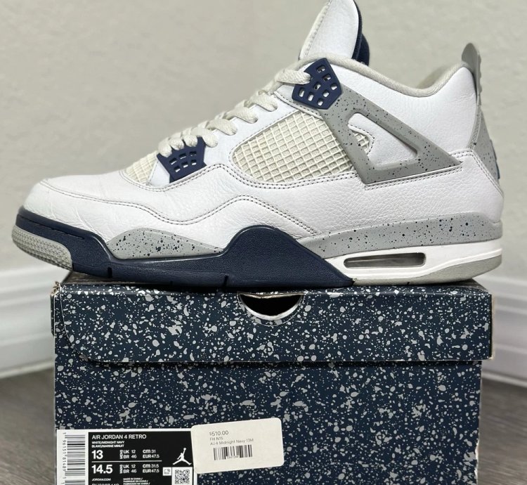 Air Jordan 4 Retro Midnight Navy