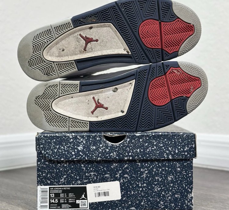Air Jordan 4 Retro Midnight Navy