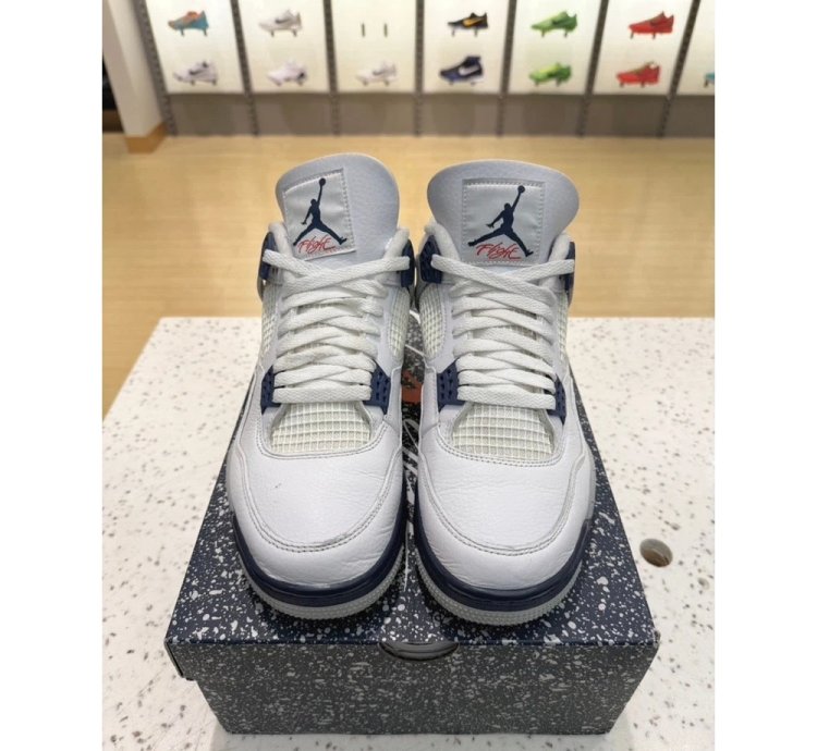Air Jordan 4 Retro Midnight Navy