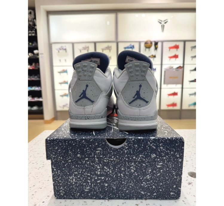 Air Jordan 4 Retro Midnight Navy