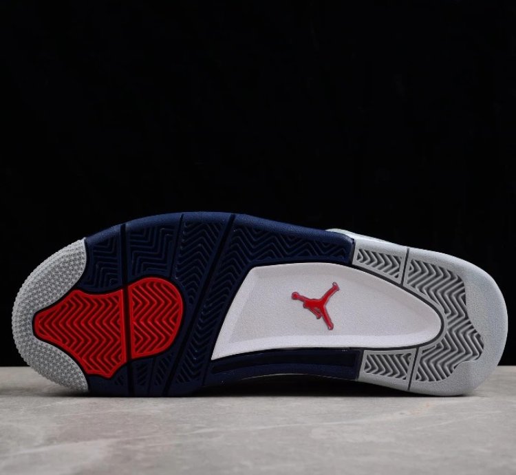 Air Jordan 4 Retro Midnight Navy