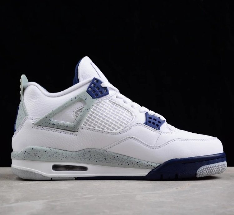 Air Jordan 4 Retro Midnight Navy