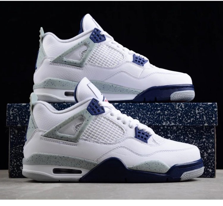 Air Jordan 4 Retro Midnight Navy