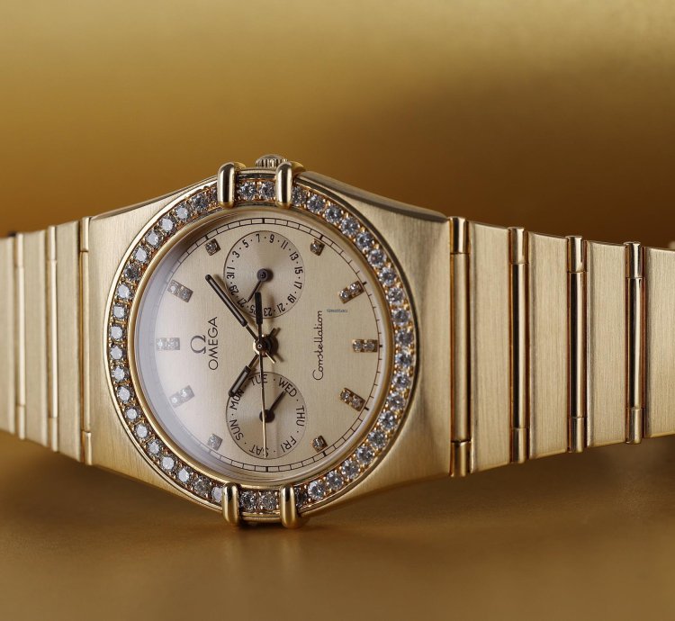 Omega Constellation Day-date Gold Diamond Dial And Bezel 18k Yellow Gold 33mm