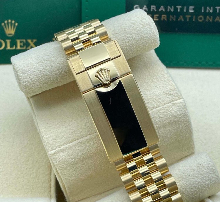 Rolex Gmt-master Ii Yellow Gold 126718grnr 2025