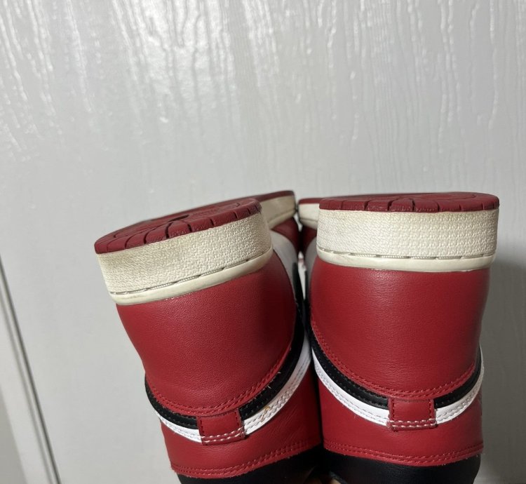 Size 9 - Jordan 1 Retro Og High Chicago 2015 Mens Sneakers