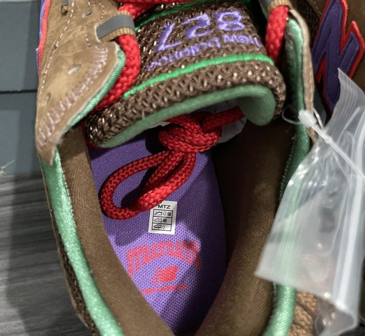 Stray Rats New Balance 827