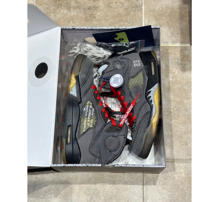 Size 9 - Jordan 5 Off White Muslin Sneaker