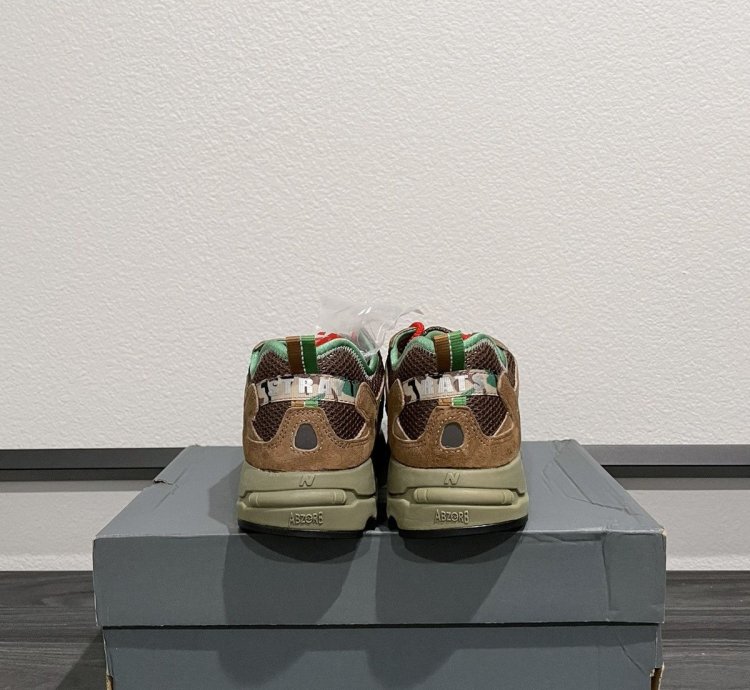Stray Rats New Balance 827