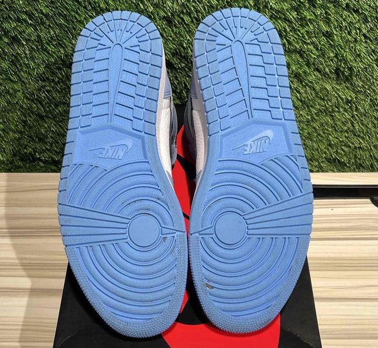Air Jordan 1 Retro High Og University Blue