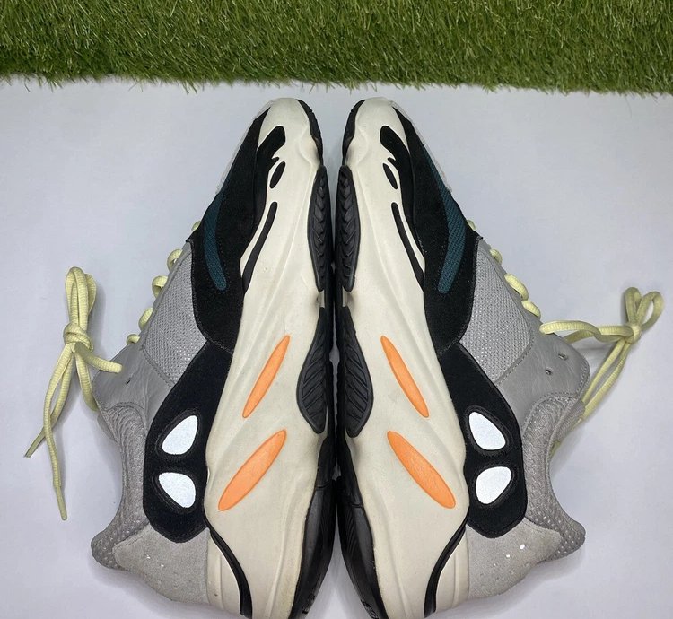 Adidas Yeezy Boost 700 Wave Runner