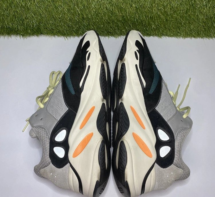 Adidas Yeezy Boost 700 Wave Runner
