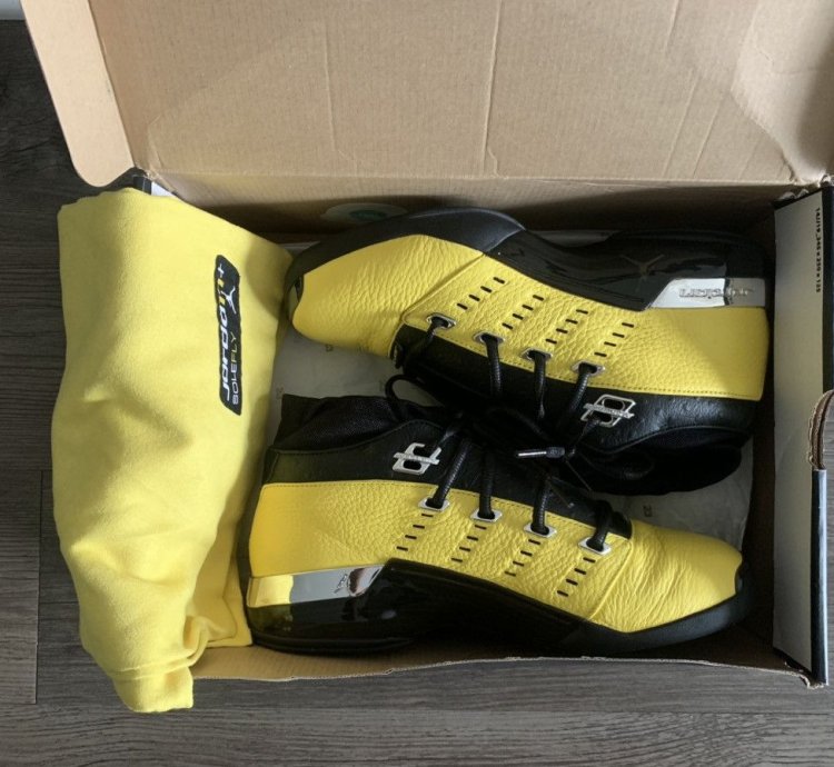 Solefly Air Jordan 17 Retro Low Reverse Lightning 2018
