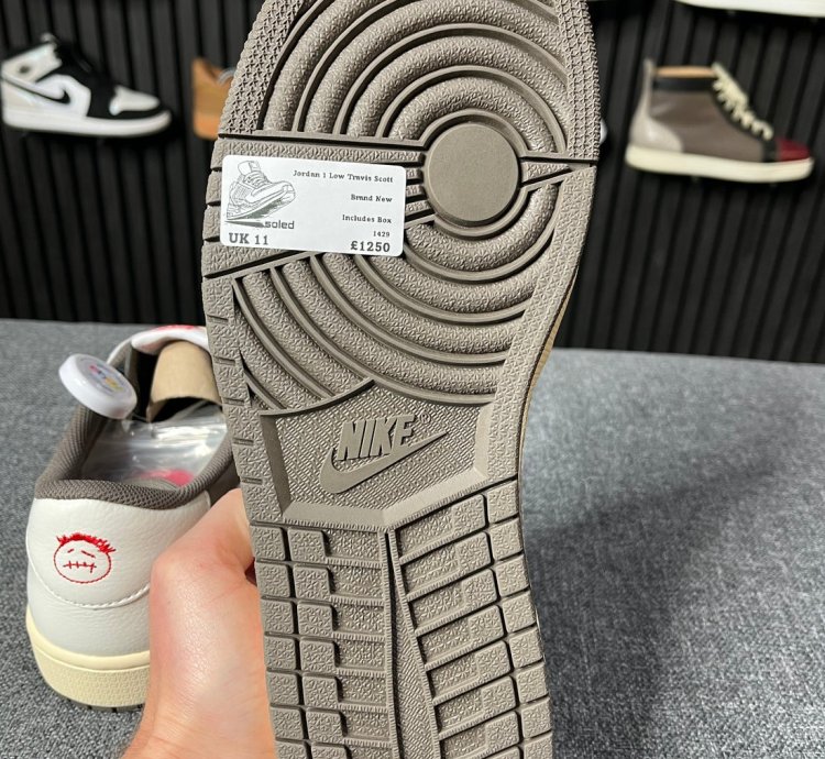 Air Jordan 1 Retro Low Og Sp Travis Scott Reverse Mocha